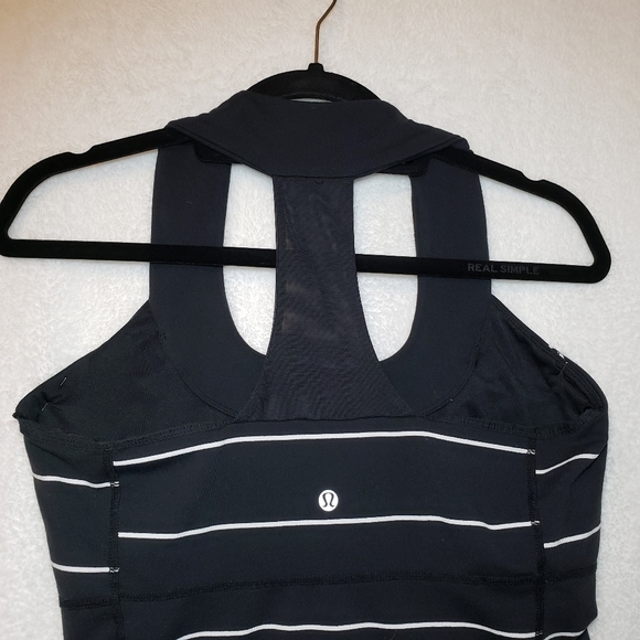 Lululemon Racerback Exercise Top Size 34 Medium - Picture 3 of 6
